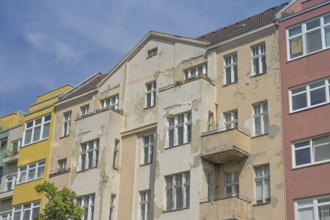 Dilapidated old building, ruin, residential building, Reinickendorfer Straße, Gesundbrunnen, Mitte