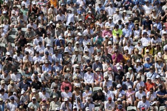Spectators, visitors, centre court, sold out, tennis, ATP 250, BOSS Open 2025, Stuttgart,
