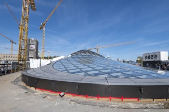 Open days at the new main railway station, Stuttgart 21, glass structure on a construction site