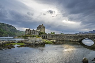 Eilean Donan Castle, Loch Duich, Isle of Skye, Highlands, Scotland, UK