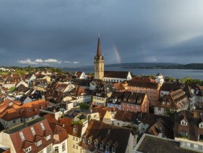 Luftbild von der Stadt Radolfzell am Bodensee mit der historischen Altstadt und dem Radolfzeller