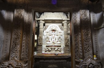 White marble statue of Mahavira in the Jain temple Chandraprabhu in the fortress in Jaisalmer,