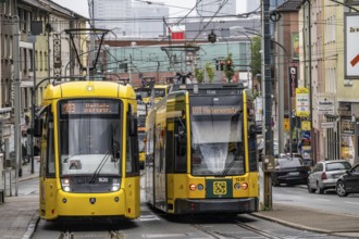 Ruhrbahn tram, on Altendorfer Straße, intersection Helenenstraße, in Essen, rush hour, traffic,