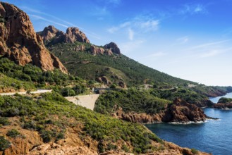 Picturesque coast and red rocks, near Anthéor, Saint-Raphaël, Massif de l'Esterel, Esterel