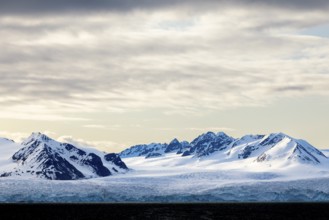 Glacier tongue, ice, mountain range, sea, Lillienhöökbreen, Spitsbergen, Svalbard