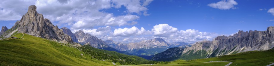 Pass Giau, Ra Gusela mountain, Ampezzo Dolomites, Cadore, Veneto, Italy
