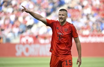 Eric Dier FC Bayern Munich FCB (15) Gesture Gesture PreZero Arena, Sinsheim, Baden-Württemberg,