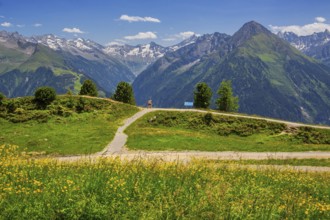 Hiking trail on the Penken with a view of the Stilluptal, Mayrhofen, Zillertal, Zillertal Alps,