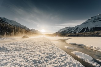 Winter road trip on the Icefields Parkway with lots of snow and ice, Banff National Park, Jasper