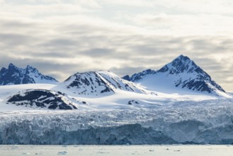 Glacier tongue, ice, mountain range, snow, sea, Lillienhöökbreen, Spitsbergen, Svalbard