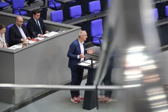 Christoph Schmidt (SPD) speaks on the Gaza war item on the agenda of the eleventh session of the