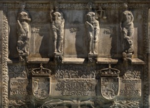Relief by Heinrich Jobst above the entrance to the Wedding Tower, detail, Mathildenhöhe, UNESCO