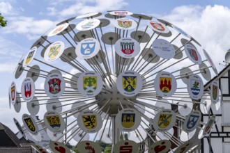The coat of arms tree of Bergneustadt in the Oberbergischer Kreis, 102 panels show the coats of