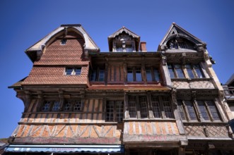 Facade, Hotel Restaurant La Salamandre, sky, blue, Étretat, Normandy, Seine-Maritime, France