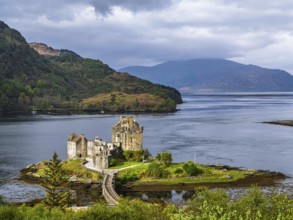 Eilean Donan Castle, Loch Duich, Isle of Skye, Highlands, Scotland, UK