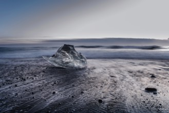 Jökulsarlon, icebergs, ice, cold, glacial lake, Vatnajökull glacier, winter, beach, sunrise, ocean,