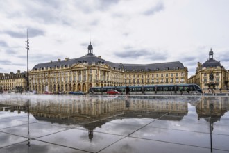 Miroir d'eau and Place de la Bourse, Bordeaux, Gironde, Nouvelle-Aquitaine, France