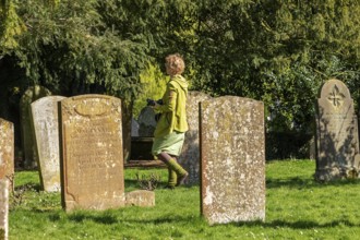 Old gravestones, Cemetery, Holy Trinity Church, Stratford-upon-Avon, Warwickshire, England, Great