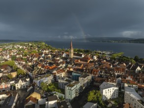 Luftbild von der Stadt Radolfzell am Bodensee mit der historischen Altstadt und dem Radolfzeller