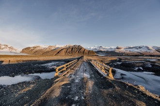 Unpaved road, bridge, glacier Vatnajökull, ice, rocks, lake, sunset, winter, cold, Iceland* Gravel