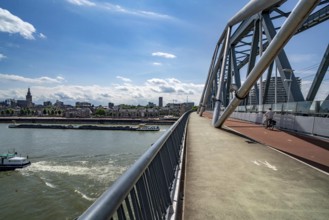 Cycle and pedestrian bridge Snelbinder Brug, over the river Waal near Nijmegen, was added to the