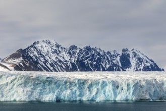 Glacier tongue, ice, mountain range, snow, sea, Lillienhöökbreen, Spitsbergen, Svalbard