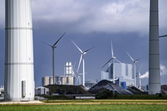 RWE coal-fired power plant Eemshavencentrale, in the seaport of Eemshaven, operator RWE Power, wind