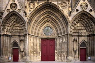 Main portal, side portal, west façade, Cathédrale Notre-Dame de Bayeux, Bayeux, Normandy, Calvados,