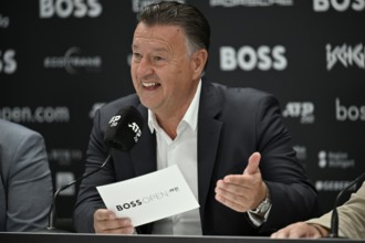 PK Press Conference, Tournament Director Edwin Weindorfer, smiles, gesture gesture tennis, ATP 250,