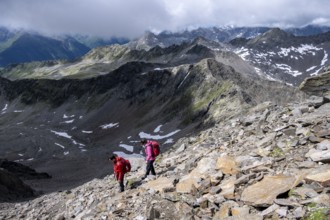 Hikers in the high mountains, Lasörling Höhenweg, Lasörling Höhenweg, Austria