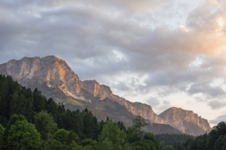Sunrise at Maria Gern with a view of the Untersberg massif with the Berchtesgadener Hochthron