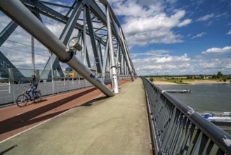Cycle and pedestrian bridge Snelbinder Brug, over the river Waal near Nijmegen, was added to the