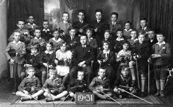 School orchestra, 1930s, group photo of a school class with teacher from 1931, children in formal
