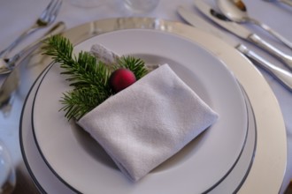 Festive table setting, Christmas table, Christmas decorations, Christmas tree baubles, Christmas,