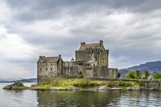 Eilean Donan Castle, Loch Duich, Isle of Skye, Highlands, Scotland, UK