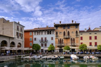 Houses at the harbour, Porto Vecchio, Lake Garda, Desenzano del Garda, Lombardy, Province of