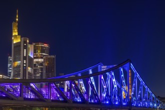 Frankfurt sets an example: The Eiserner Steg will shine in rainbow colours for Christopher Street