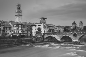 Old town with the Adige, Ponte Pietra, Verona, Adige Valley, Veneto, Italy