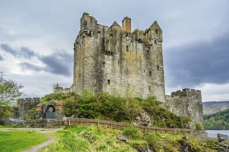 Eilean Donan Castle, Loch Duich, Isle of Skye, Highlands, Scotland, UK