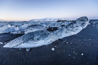 Jökulsarlon, icebergs, ice, cold, glacial lake, Vatnajökull glacier, winter, beach, sunrise, ocean,