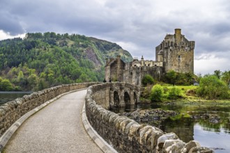 Eilean Donan Castle, Loch Duich, Isle of Skye, Highlands, Scotland, UK