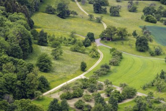Winding paths lead through green fields and meadows, Neidlingen