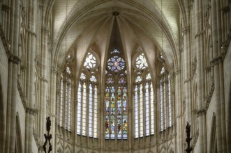 Interior view, stained glass window, choir, Cathédrale Notre-Dame d'Amiens, Amiens, Somme, France