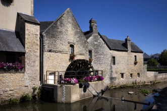 Mill wheel, mill, tanners' quarter, river Aure, old town, Bayeux, Normandy, Calvados, France