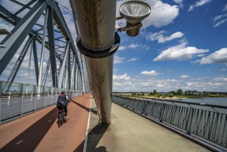 Cycle and pedestrian bridge Snelbinder Brug, over the river Waal near Nijmegen, was added to the