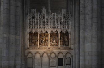 Interior view, tomb and decorations, crossing, Cathédrale Notre-Dame d'Amiens, Amiens, Somme,