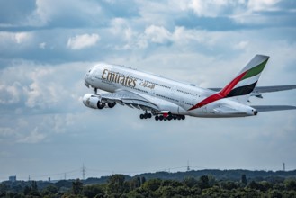 Emirates Airbus A380-800, on take-off, Düsseldorf Airport, North Rhine-Westphalia, Germany