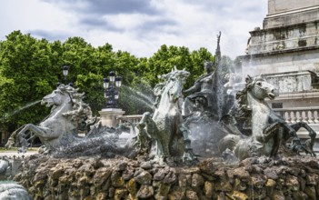 Fontaine du Char du Triomphe de la Concorde, Place des Quinconces, Bordeaux, Gironde,