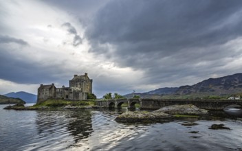Eilean Donan Castle, Loch Duich, Isle of Skye, Highlands, Scotland, UK