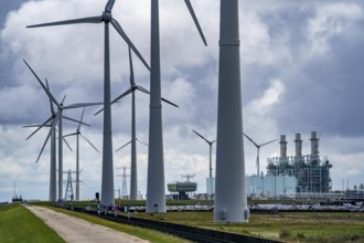 Magnum gas-fired power plant, with a capacity of 1410 megawatts, in the seaport of Eemshaven,